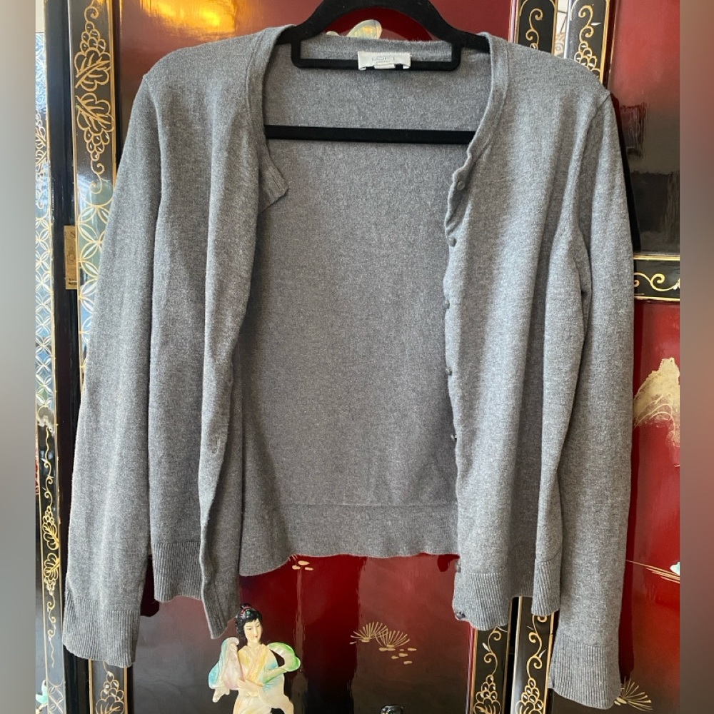 Ann Taylor LOFT Petites Med-Gray Button-up Cardigan, Size LP